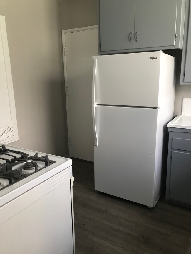 Kitchen - 2821 Arizona Ave