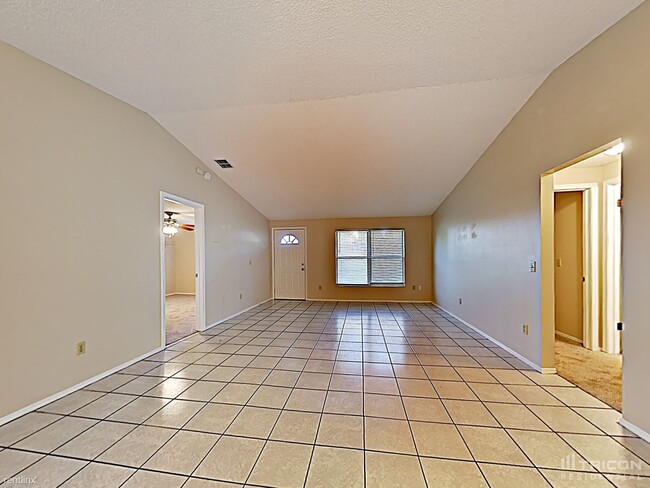 Building Photo - 1683 Donna Dr