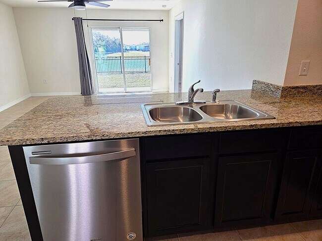 Foto del edificio - 12183 High Rock Wy