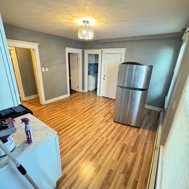 Building Photo - 89 Beacon St