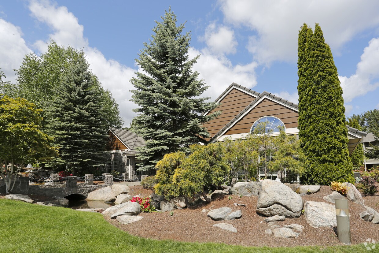 Creekside Village Apartments 4675 Goodpasture Loop Eugene, OR