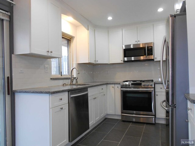 Foto del edificio - 1319 Anderson Ave Ave