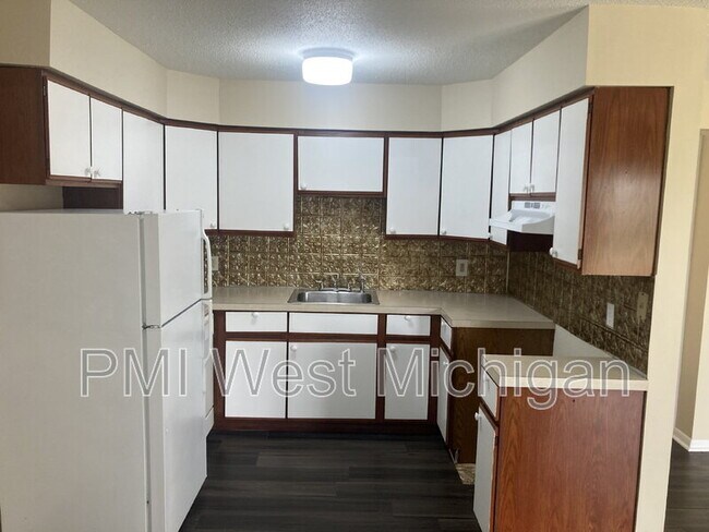 Foto del edificio - 6063 In the Pines Dr SE