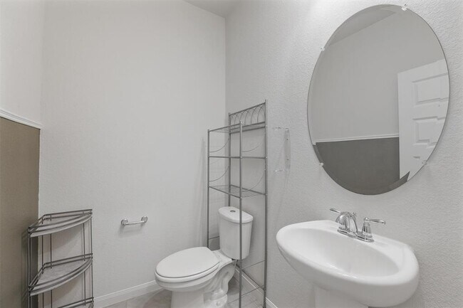 Building Photo - 1358 Eagle Pass Dr