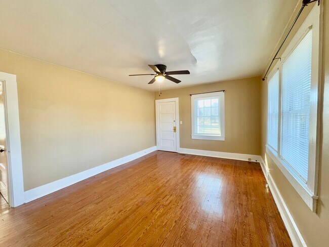 Foto del edificio - Must See Country Home Minutes to Kerr Lake