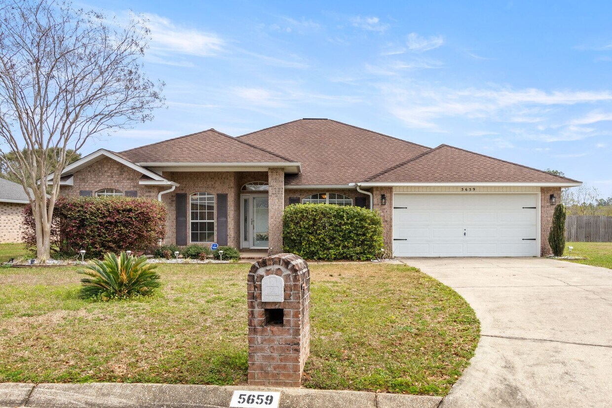 Foto principal - Spacious 4-Bedroom Home – Tanglewood!