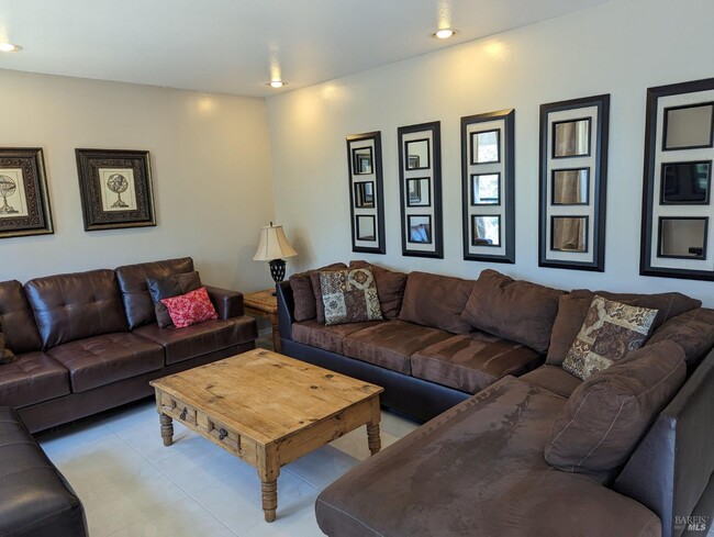Foto del edificio - 326 Brookside Dr