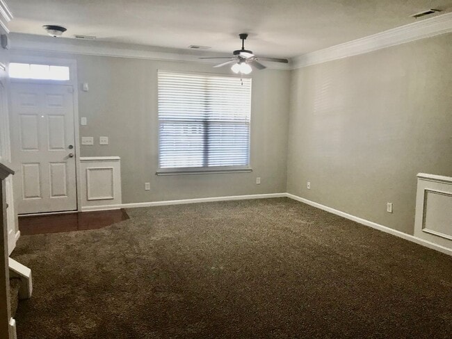 Building Photo - Come view this beautiful 2 Bedroom, 2.5 Bath townhome, located in the Olde Whitehall