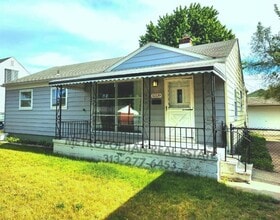 Building Photo - 32139 Balmoral St