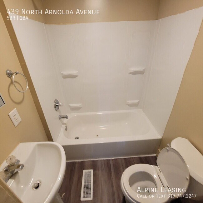 Building Photo - 439 N Arnolda Ave