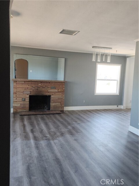 Foto del edificio - 858 S Riverside Ave