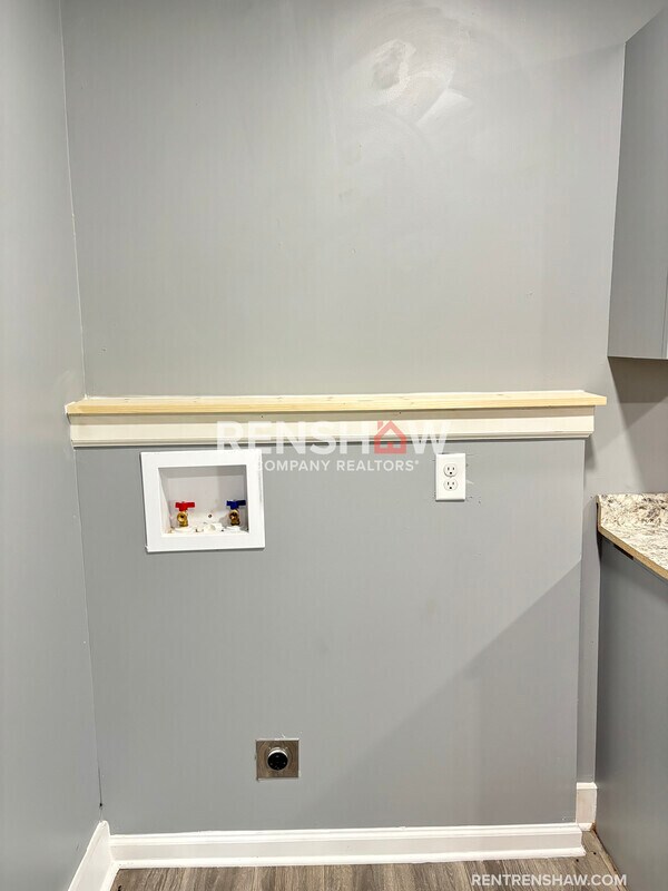 Foto del edificio - 704 Barrett Pl