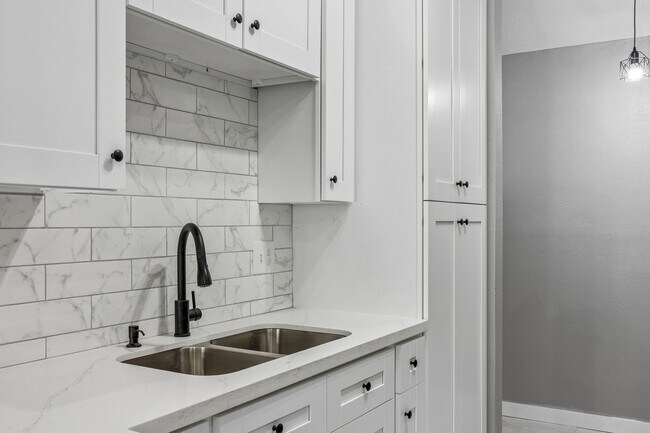 Foto del edificio - 11554 Gullwood Dr