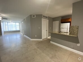 Building Photo - 2820 N Oakland Forest Dr