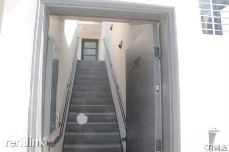 Building Photo - 2 br, 2 bath House - 601 E Balboa Blvd # C