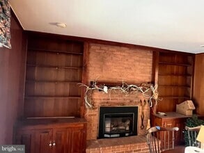 Building Photo - 245 Treeline Dr