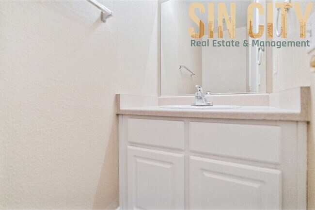 Foto del edificio - 5022 Sapphire Light St