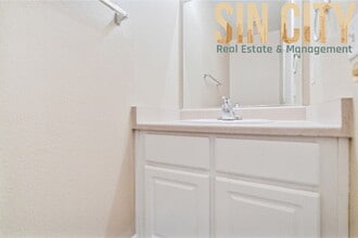 Building Photo - 5022 Sapphire Light St