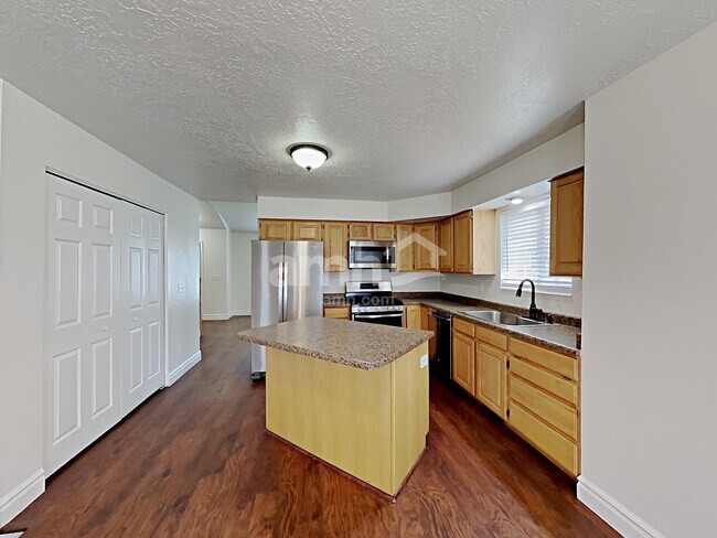 Foto del edificio - 2785 W 5350 S