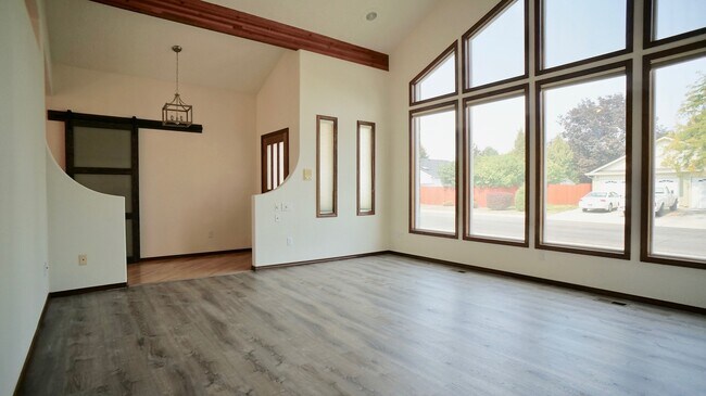 Foto del edificio - 1515 E Trevino St