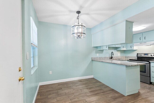 Foto del edificio - ONE BEDROOM APARTMENT AVAILABLE!