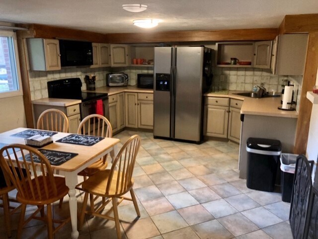 Primary Photo - 24 Bencliffe Cir