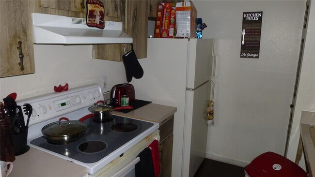 Foto del edificio - 3811 NE 41st St