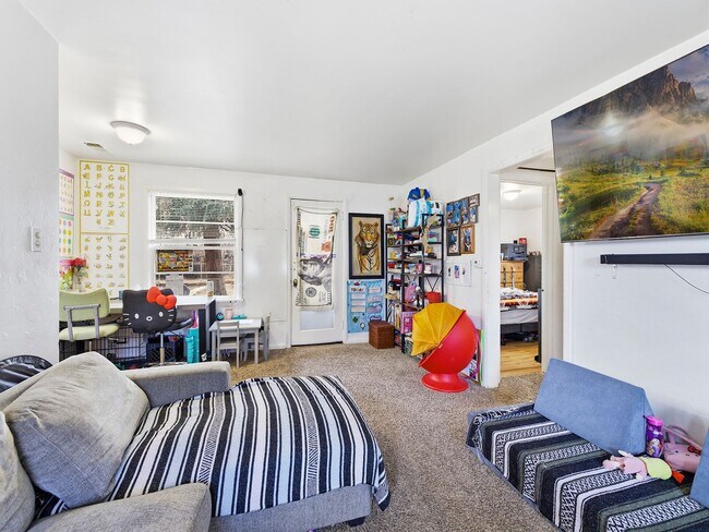 Foto del edificio - Cozy 2 Bed, 1 Bath House in Central Fort Collins! Avail. June 10th!