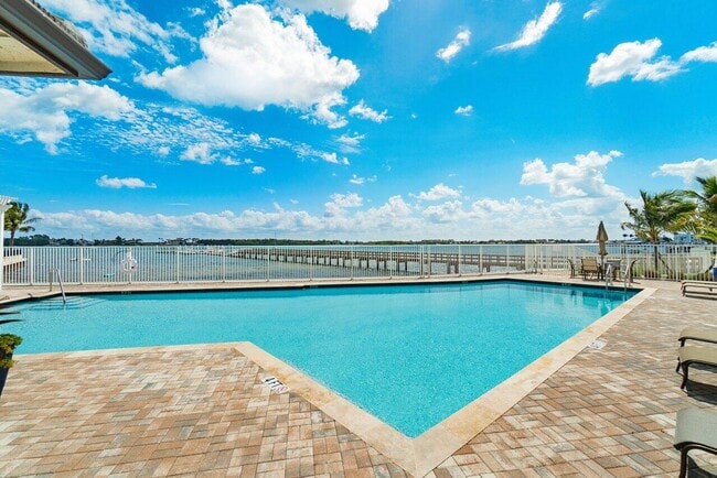 Building Photo - 604 Windward Cir