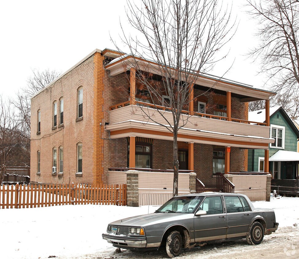 Primary Photo - 211 Grotto St