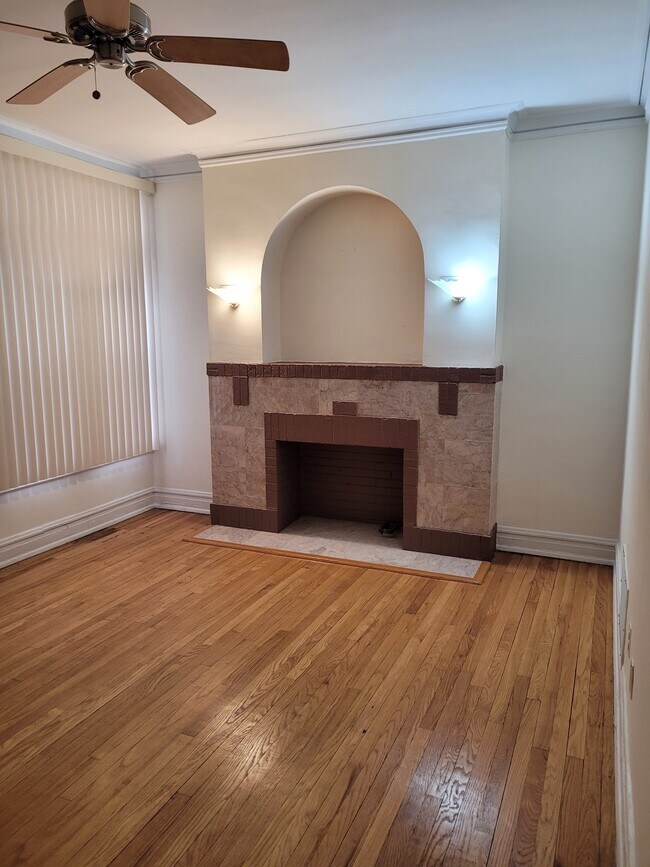 Foto del edificio - 6212 N Fairfield Ave