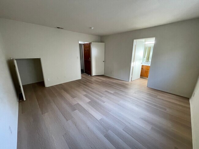 Foto del edificio - 12630 Mitchell Ave