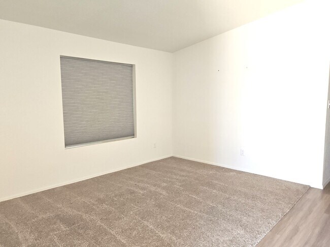 Foto del edificio - 4 bedroom rental for Lease