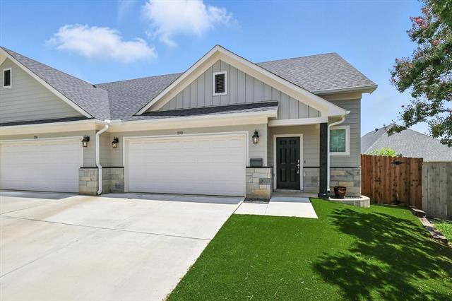 Foto principal - 212 Wayside Ct