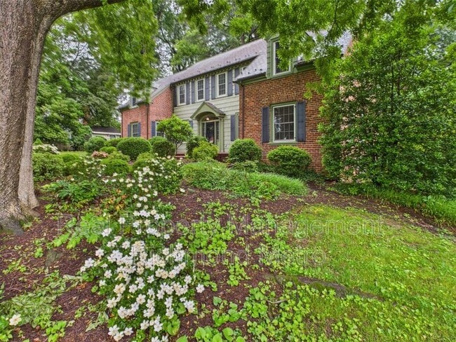Building Photo - 5120 Evelyn Byrd Rd