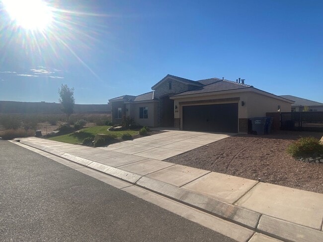 Building Photo - Great Little Valley Home!