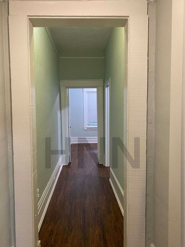 Foto del edificio - Freshly renovated 2/1 on the West End!