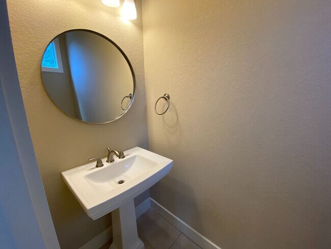 Foto del edificio - 4514 Depew Ave
