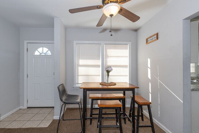 Building Photo - Drop a pin! Check out this new rental!