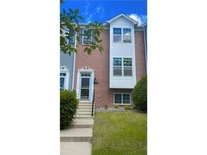 Building Photo - 804 Village Pkwy