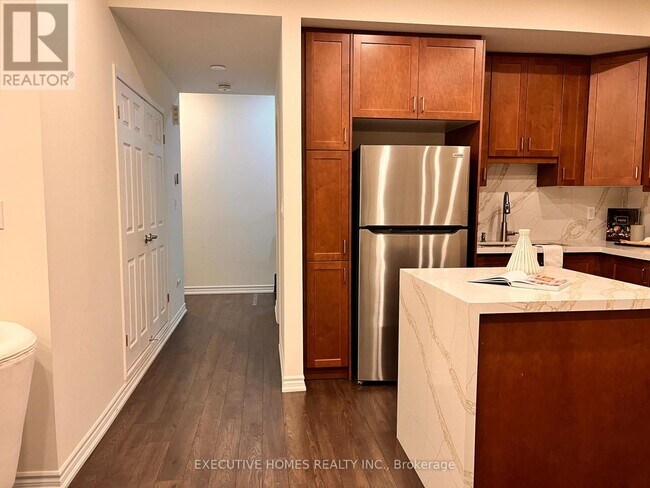 Photo du bâtiment - 220 Lagerfeld Dr