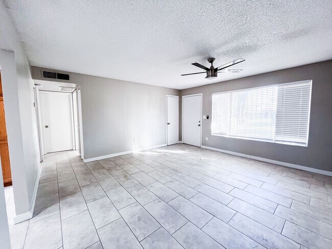 Building Photo - Large 2 Bedroom Patio Home- Private Yard- ...