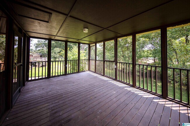 Building Photo - 729 Heflin Ave E