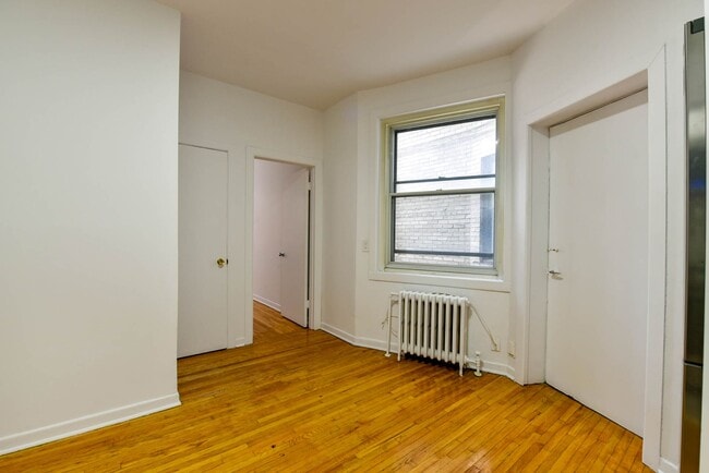 Building Photo - 3495 Av. Van Horne