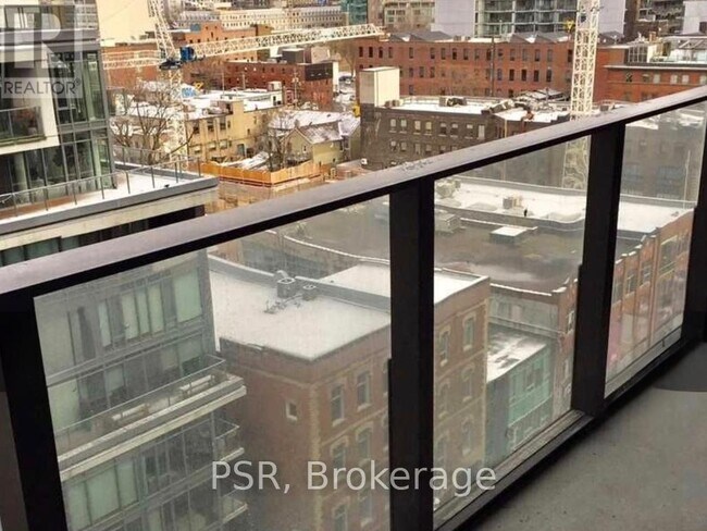 Photo du bâtiment - 629 King St W