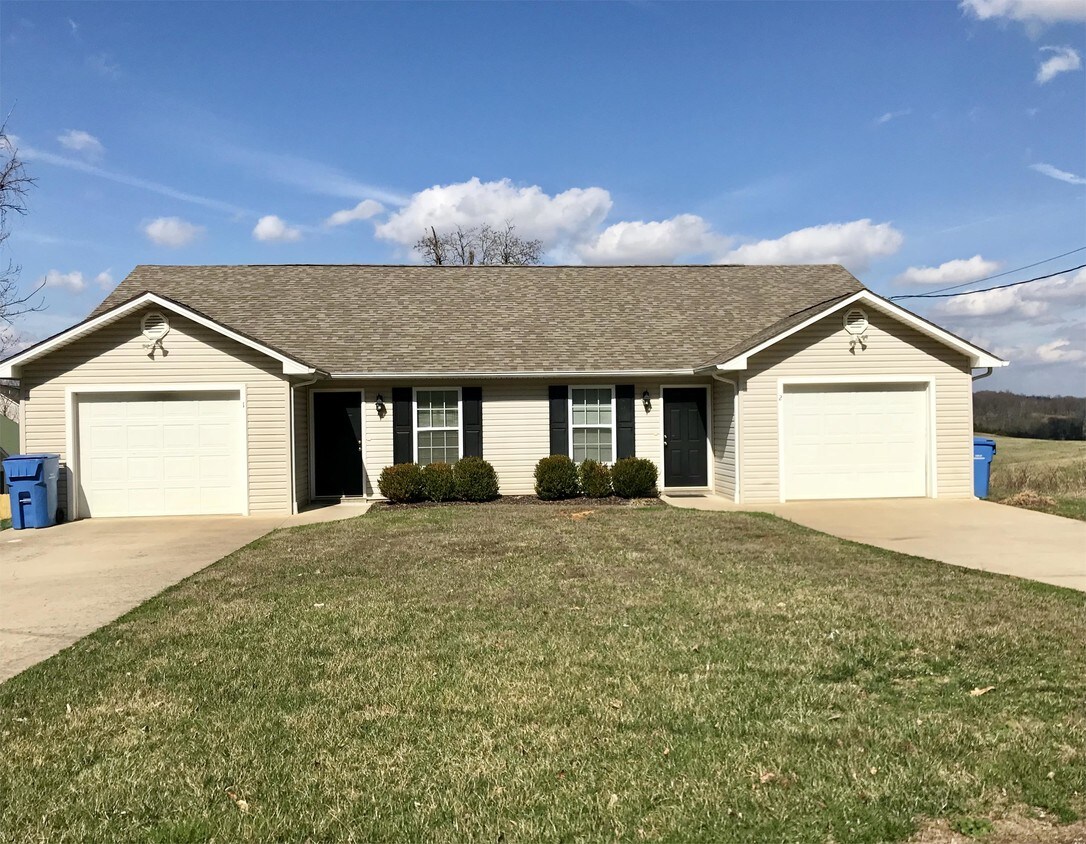 1107 Skyline Dr Unit 1, Jonesborough, TN 37659 Apartment for Rent in