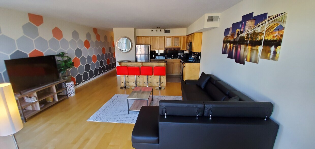 Foto principal - 2222 Detroit Ave