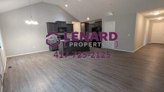 Foto del edificio - 4 Bedroom Home!