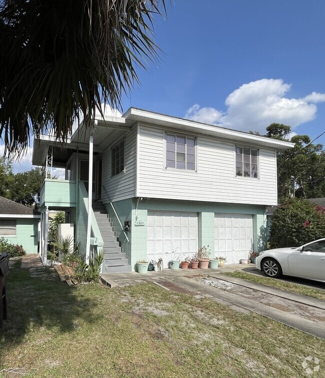 Building Photo - 2307 Formosa Ave