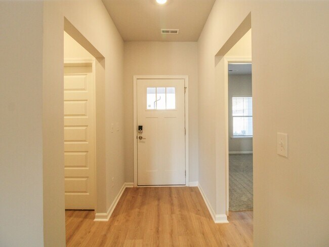 Foto del edificio - Lovely townhome between Athens and Madison!